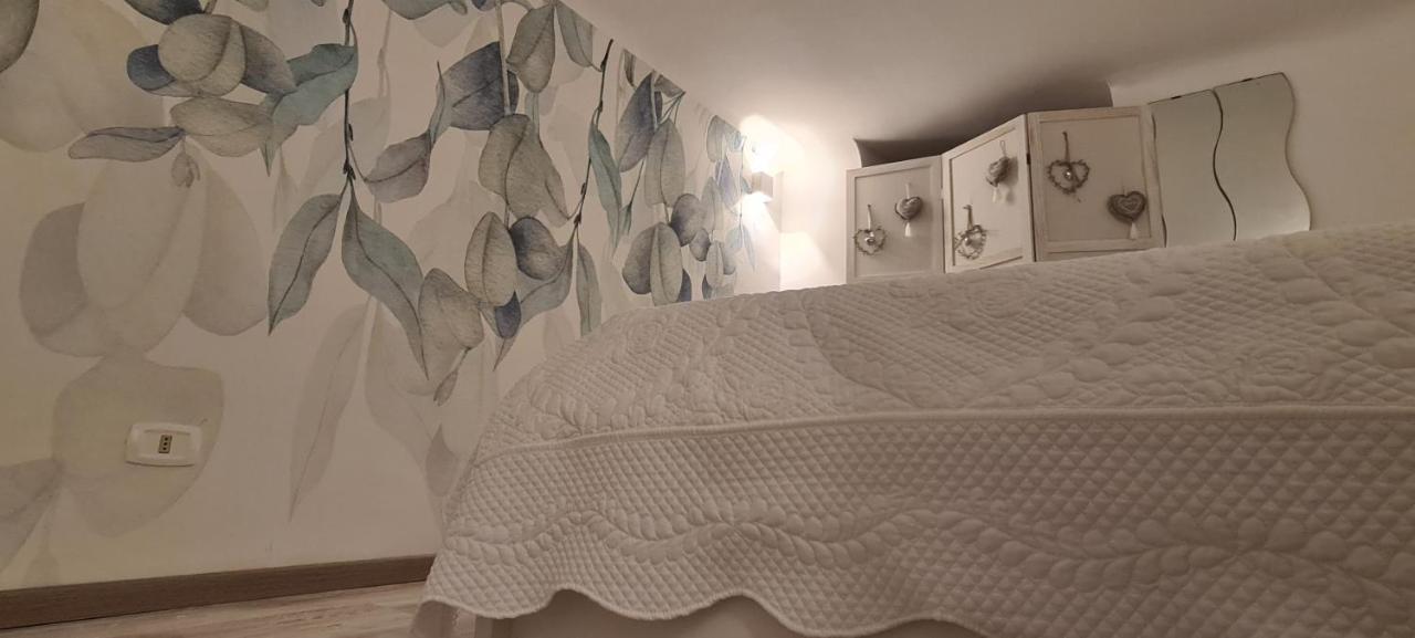 Case Di Paola Via Crisanzio Bari Exteriör bild